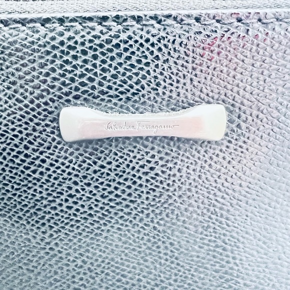 Salvatore Ferragamo briefcase in great condition - Picture 4 of 8